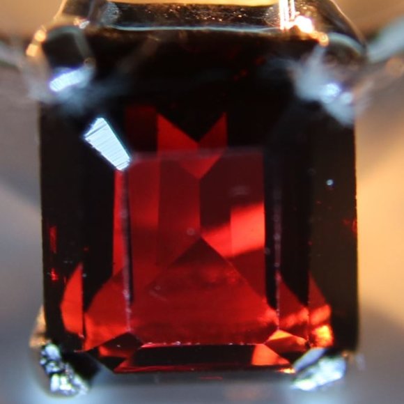 Pyrope 1.70ct Platinum Finish Solid 925 Sterling Silver Ring - Picture 3 of 7